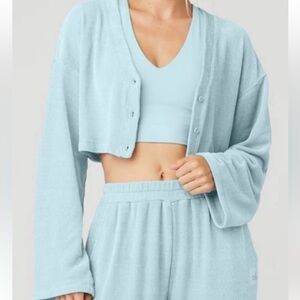 ALO YOGA Chenille Chalet Cropped Cardigan Chalk Blue sz MEDIUM